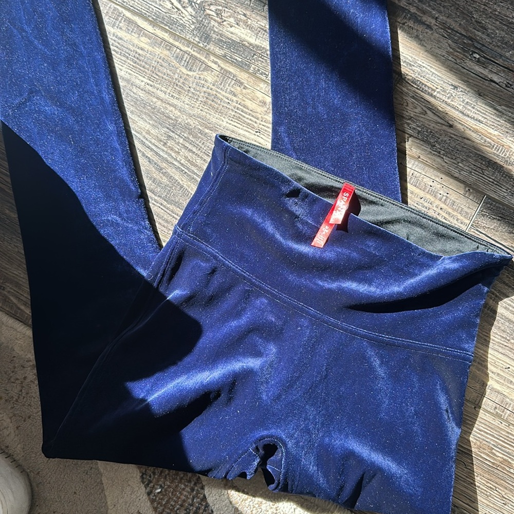 New SPANX Velvet Size S LEGGINGS In Lapis Night SHAPEWEAR Slimming CONTOUR Waist